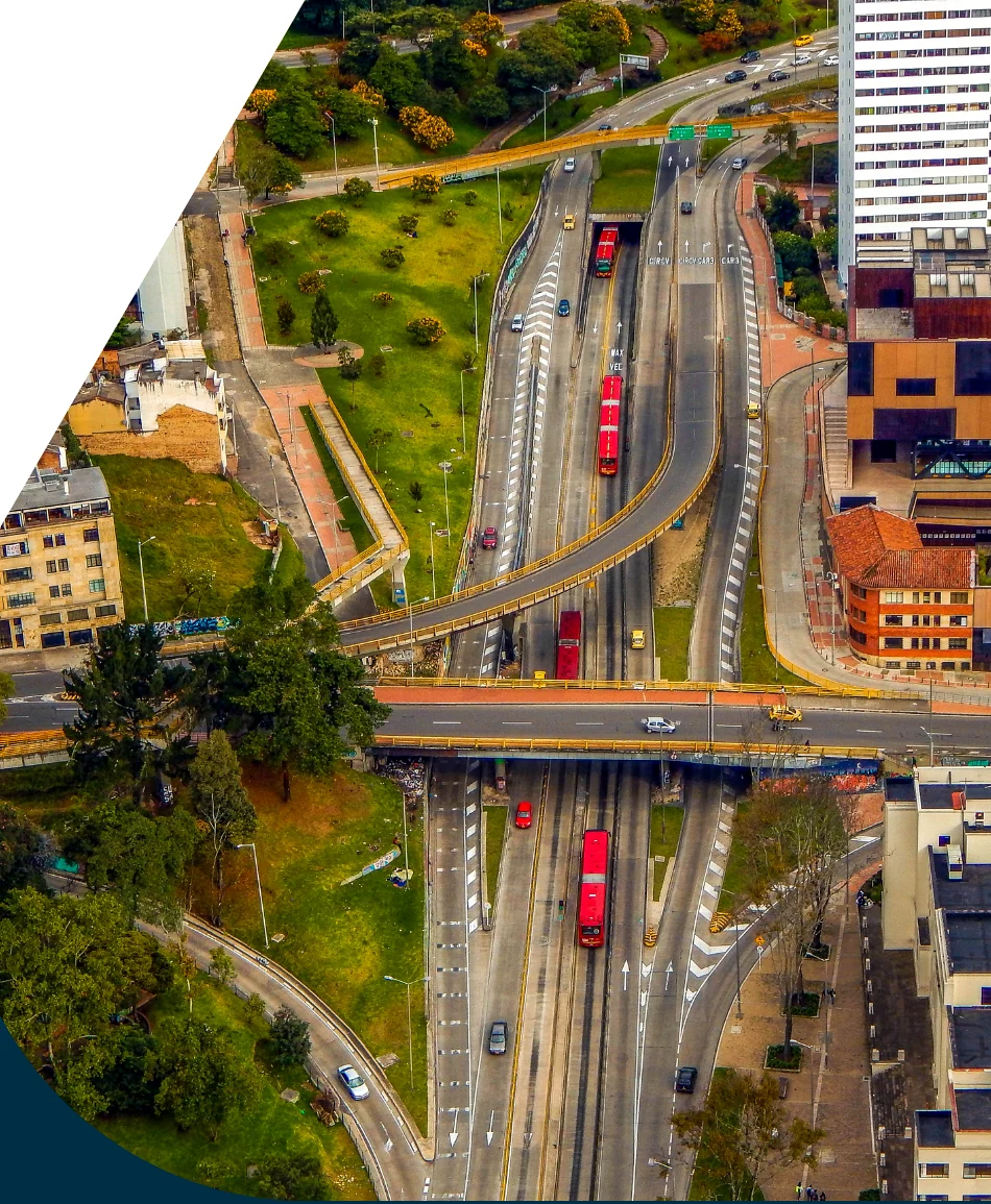 Infraestructura vial y señalización del portafolio corporativo de Panorama Ingeniería